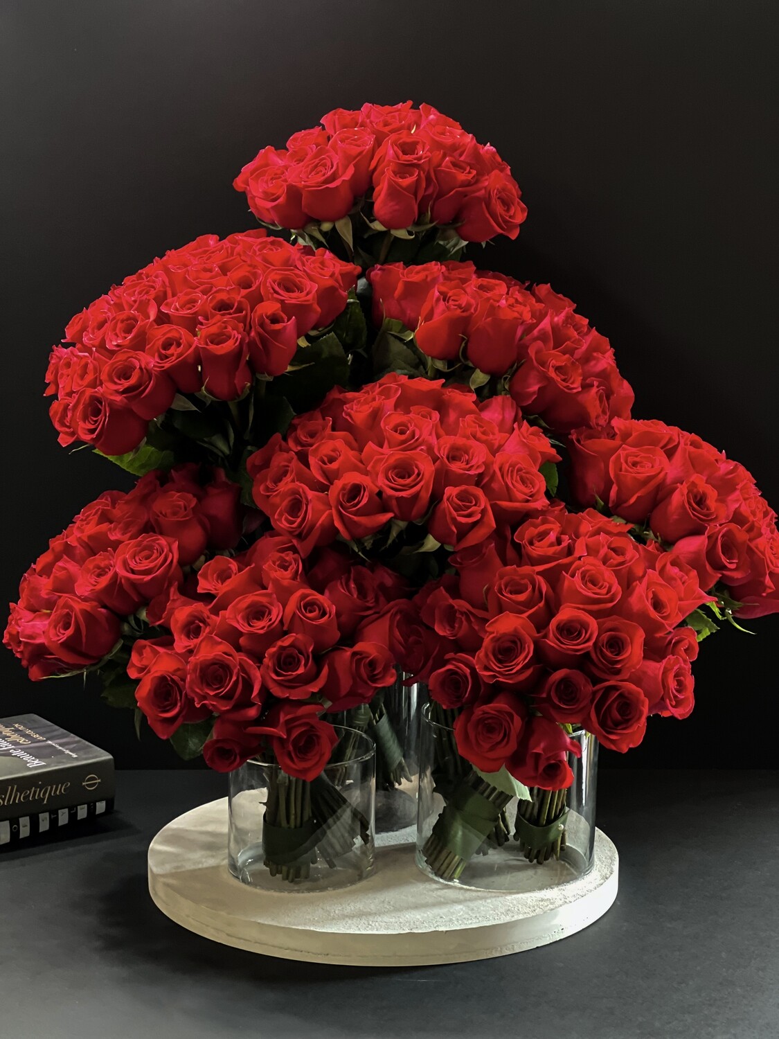 Amore | 200 Roses Arrangement