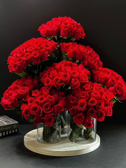 Amore | 200 Roses Arrangement