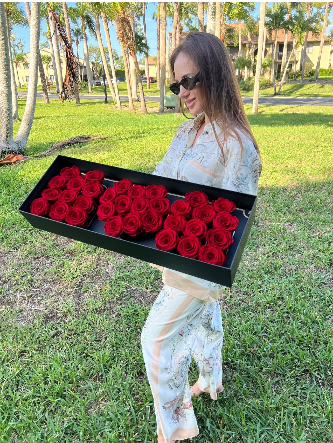 LOVE MOM BOX-Luxury Roses